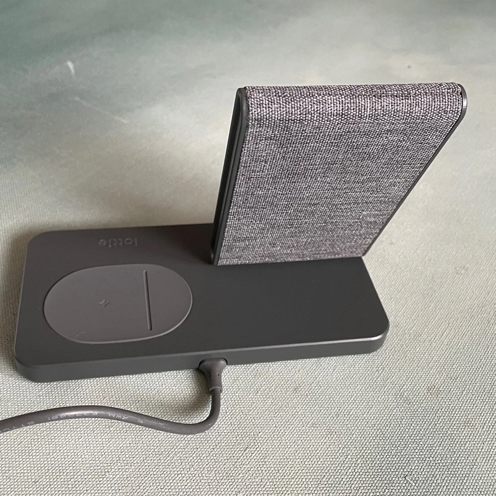 iottie Ion Wireless Charging Stand + Pad for Google